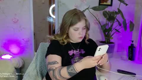 Polly online show from 09.18.25