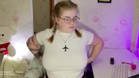 Polly online show from 10.08.25