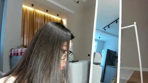 Yumi online show from 12.07.24