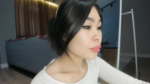 Yumi online show from 12.20.24