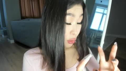 Yumi online show from 12.27.24