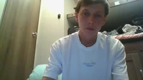 Snapshot of yummy_bootyy chatting on 11.14.25 yummy_bootyy online show from 11.14.25