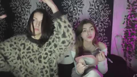 yummy_chica online show from 10.23.25