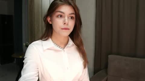 yummy_chica online show from 10.29.25