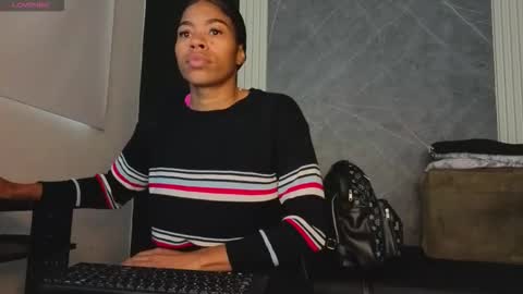 Snapshot of yummyduo chatting on 10.10.25 Yummyduo online show from 10.10.25