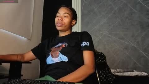 Snapshot of yummyduo chatting on 11.04.25 Yummyduo online show from 11.04.25