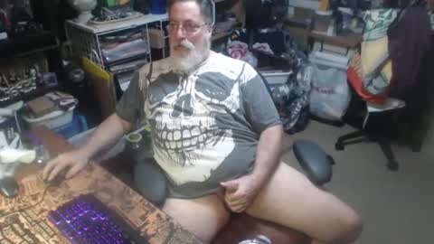 Snapshot of yummyflguy chatting on 04.29.26 yummyflguy online show from 04.29.26