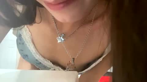 Snapshot of yummysuki chatting on 05.17.26 yummysuki online show from 05.17.26