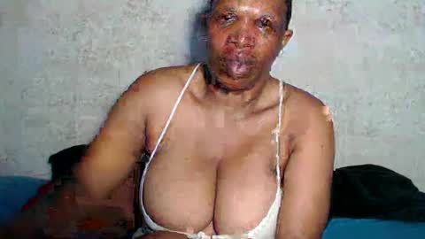 yummytittsxx online show from 12.05.24