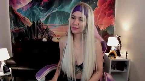 Snapshot of yunablack chatting on 10.27.25 Yuna online show from 10.27.25