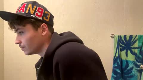 Snapshot of yungstudbev chatting on 01.12.25 yungstudbev online show from 01.12.25