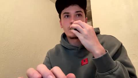 Snapshot of yungstudbev chatting on 09.24.25 yungstudbev online show from 09.24.25