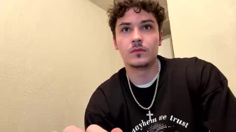 Snapshot of yungstudbev chatting on 10.11.25 yungstudbev online show from 10.11.25