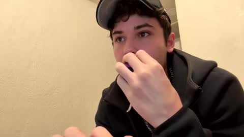 Snapshot of yungstudbev chatting on 10.18.25 yungstudbev online show from 10.18.25