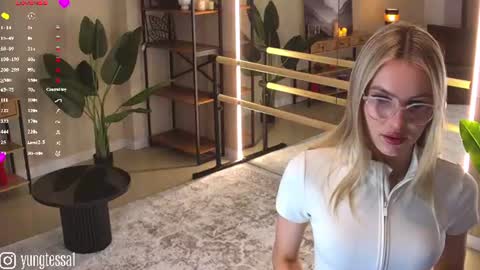 Snapshot of yungtessa chatting on 06.29.26 Tessa online show from 06.29.26