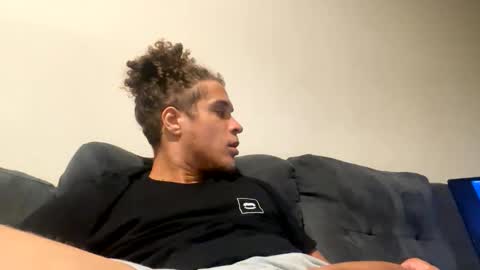 Snapshot of yungxxhung chatting on 11.16.25 yungxxhung online show from 11.16.25