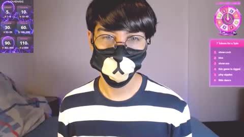 Snapshot of yuniorb chatting on 10.15.25 the puppy boy online show from 10.15.25