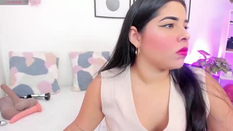 Snapshot of yunna7 chatting on 09.29.25 Yunna online show from 09.29.25