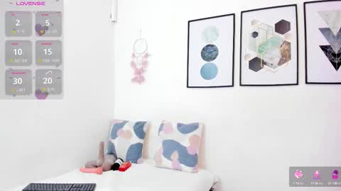 Snapshot of yunna7 chatting on 10.19.25 Yunna online show from 10.19.25