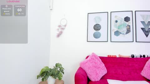 Yunna online show from 04.15.26