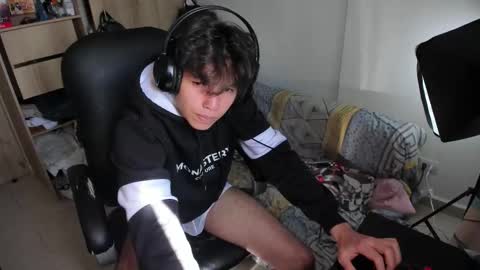 yurii_moody online show from 10.29.25