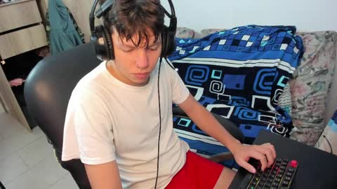 yurii_moody online show from 04.10.26