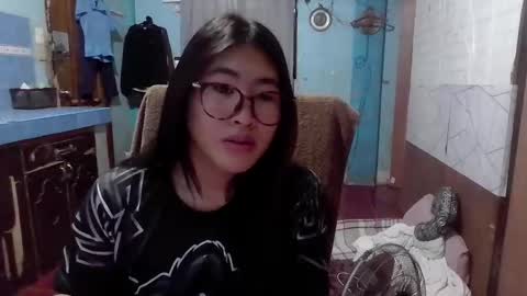 Snapshot of yuriyumixx_xoxo chatting on 10.18.25 yuriyumixx_xoxo online show from 10.18.25