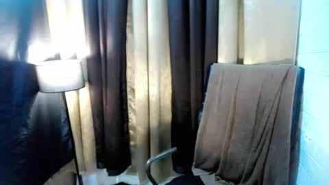 Snapshot of yuriyumixx_xoxo chatting on 10.29.25 yuriyumixx_xoxo online show from 10.29.25