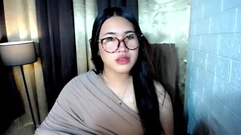 Snapshot of yuriyumixx_xoxo chatting on 11.08.25 yuriyumixx_xoxo online show from 11.08.25