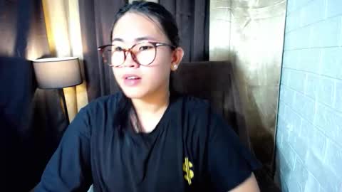 Snapshot of yuriyumixx_xoxo chatting on 11.11.25 yuriyumixx_xoxo online show from 11.11.25