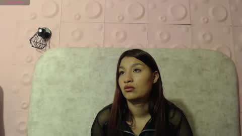 YUYIS online show from 01.08.26