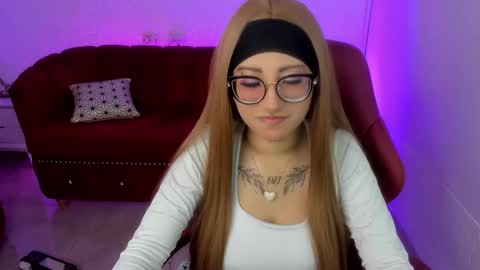 Yuyu  online show from 11.25.25