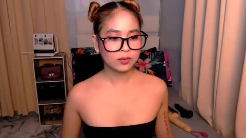 Snapshot of yvannasilva18 chatting on 02.18.25 jai online show from 02.18.25