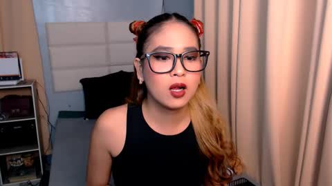 Snapshot of yvannasilva18 chatting on 02.27.25 jai online show from 02.27.25