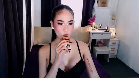 Snapshot of yvannasilva18 chatting on 10.24.25 jai online show from 10.24.25