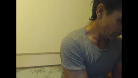 Snapshot of yvesstorm5 chatting on 01.05.25 yvesstorm5 online show from 01.05.25