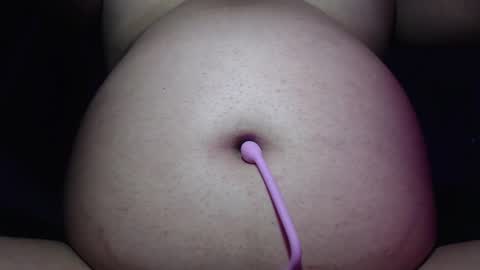 Snapshot of yvie__ chatting on 10.30.25 Eve online show from 10.30.25