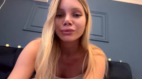 yvonna_ online show from 01.18.25