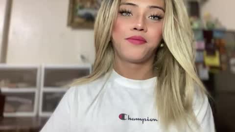 Miss Cali online show from 11.16.25