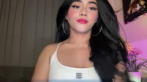 Snapshot of yvonne_guidotti chatting on 05.18.26 Miss Cali online show from 05.18.26