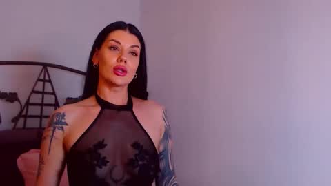 I V Y   online show from 11.06.25