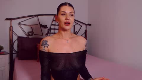 I V Y   online show from 05.22.26