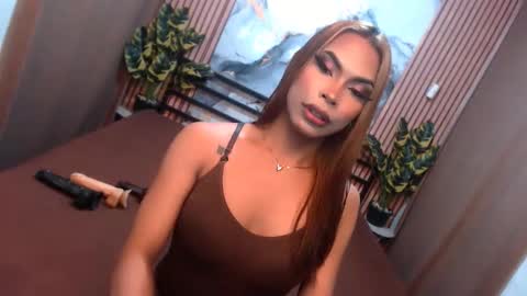 yvonnellvs online show from 03.30.26