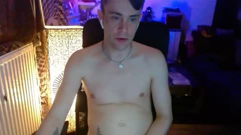 Snapshot of yyscript chatting on 11.15.25 online show from 11.15.25