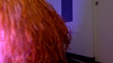 Snapshot of yyuckyy chatting on 10.06.25 Yucky online show from 10.06.25