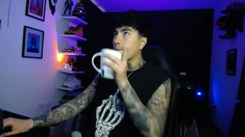 zac_muller1 online show from 11.30.25