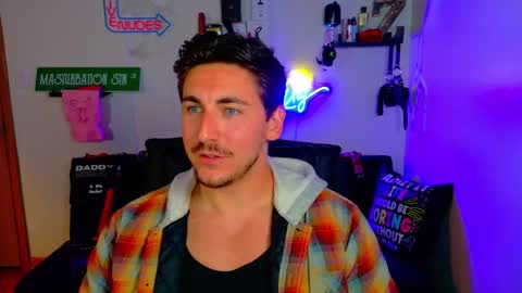 Snapshot of zach_rhyder chatting on 10.10.25 Zach Rhyder online show from 10.10.25