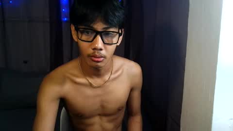 zack212003 online show from 11.04.25