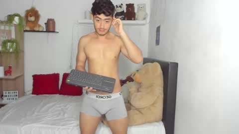 Snapshot of zack_and_alan chatting on 09.12.25 zack online show from 09.12.25