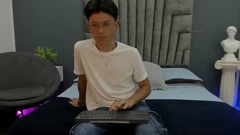 Snapshot of zack_dehaan chatting on 06.19.26 Zack Dehaan online show from 06.19.26